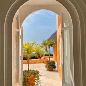 Meet your Posher, Arnelle